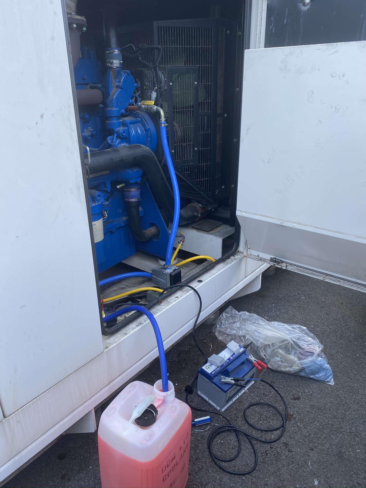 generator having fluids chainged