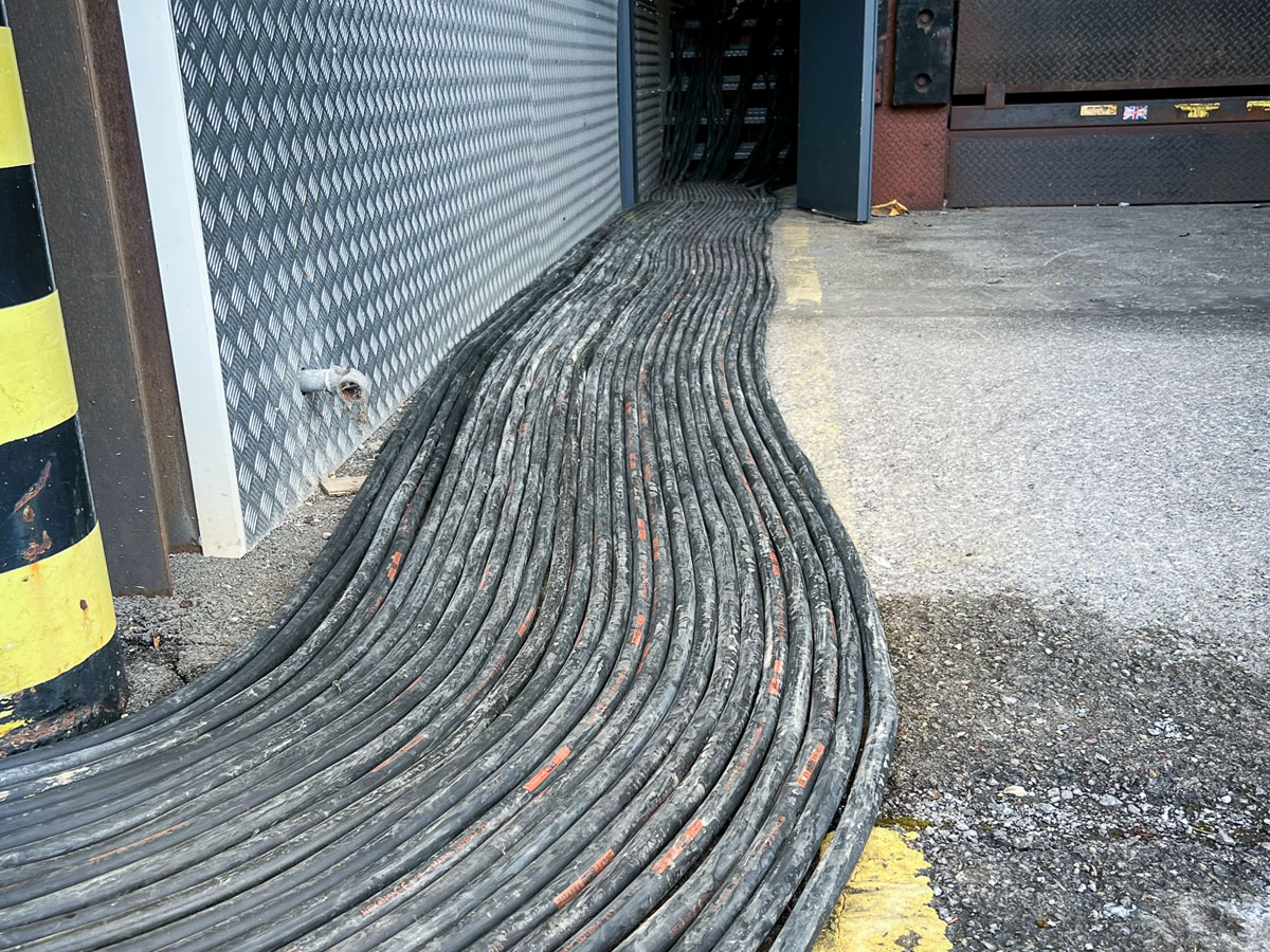 Cables running from a 2.5MVA generator to a Crestchic loadbank